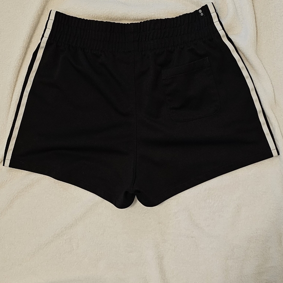 ADIDAS shorts size Medium - Picture 3 of 3